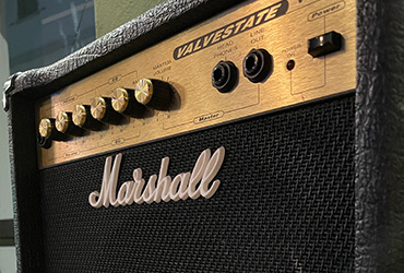 Un amplificatore Marshall nel locale