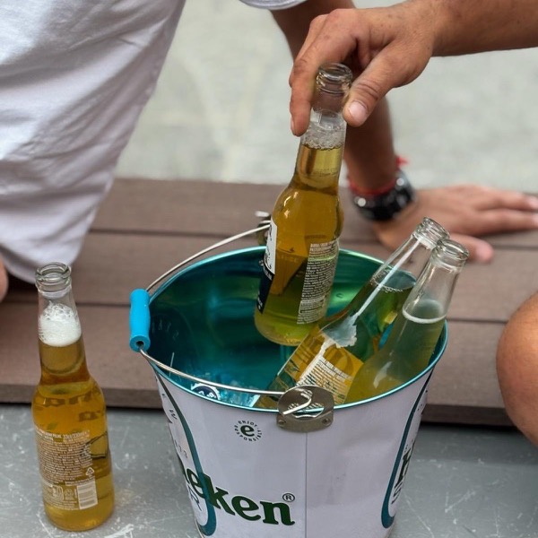 Un secchiello di birre fresche